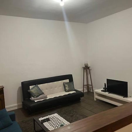 Superbe Appartement Avec Parking Gratuit Vaulx-en-Velin Eksteriør billede