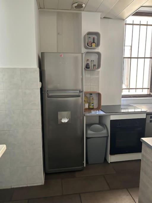 Superbe Appartement Avec Parking Gratuit Vaulx-en-Velin Eksteriør billede